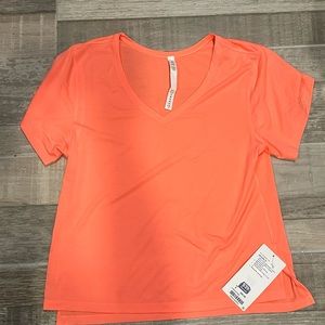 NWT Lululemon Jericho V - size 8